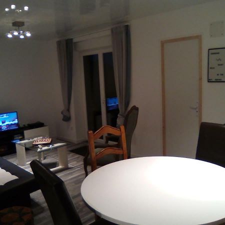 F2 Tout Confort Au Calme Apartamento Batilly  Exterior foto