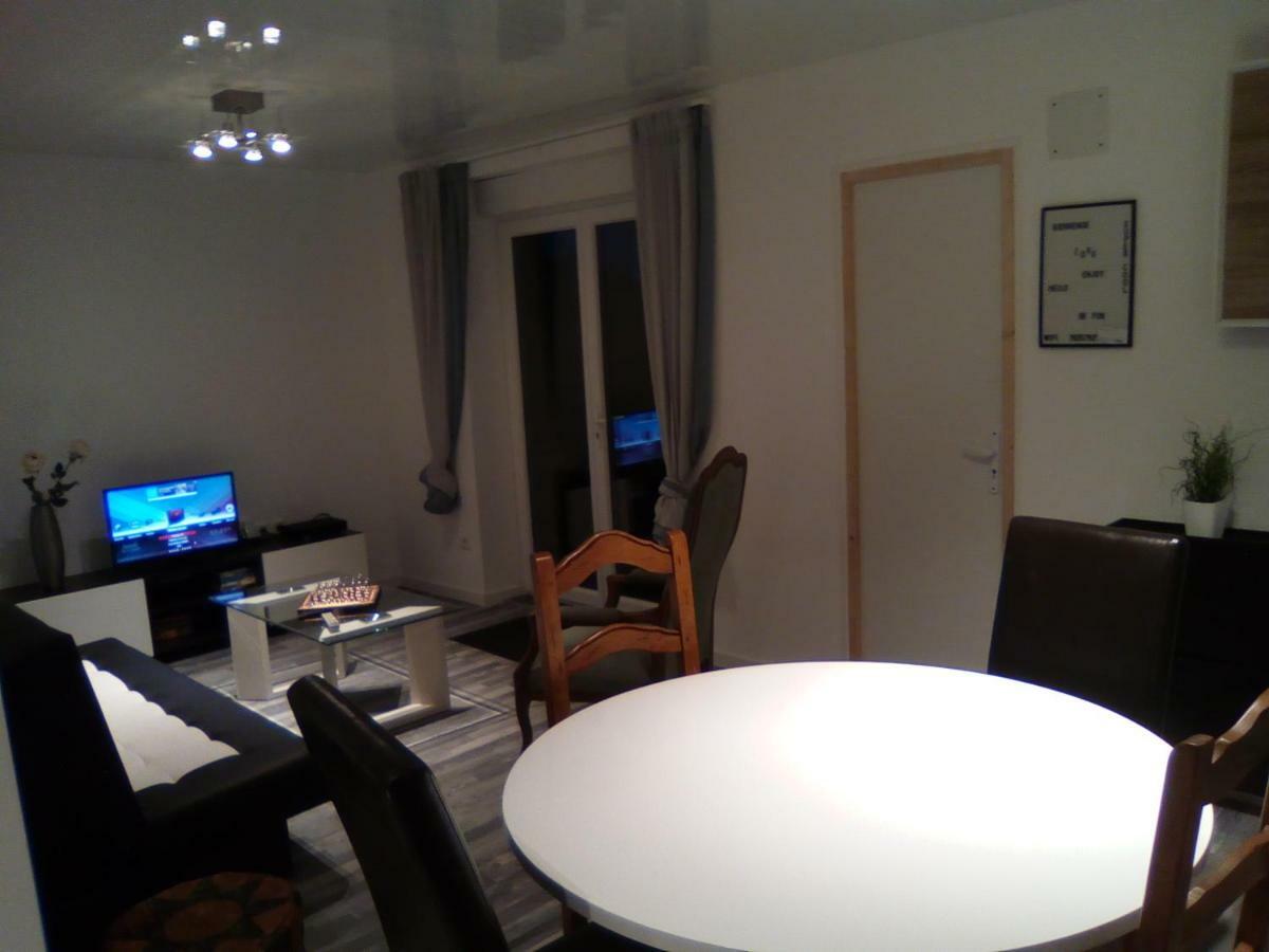 F2 Tout Confort Au Calme Apartamento Batilly  Exterior foto