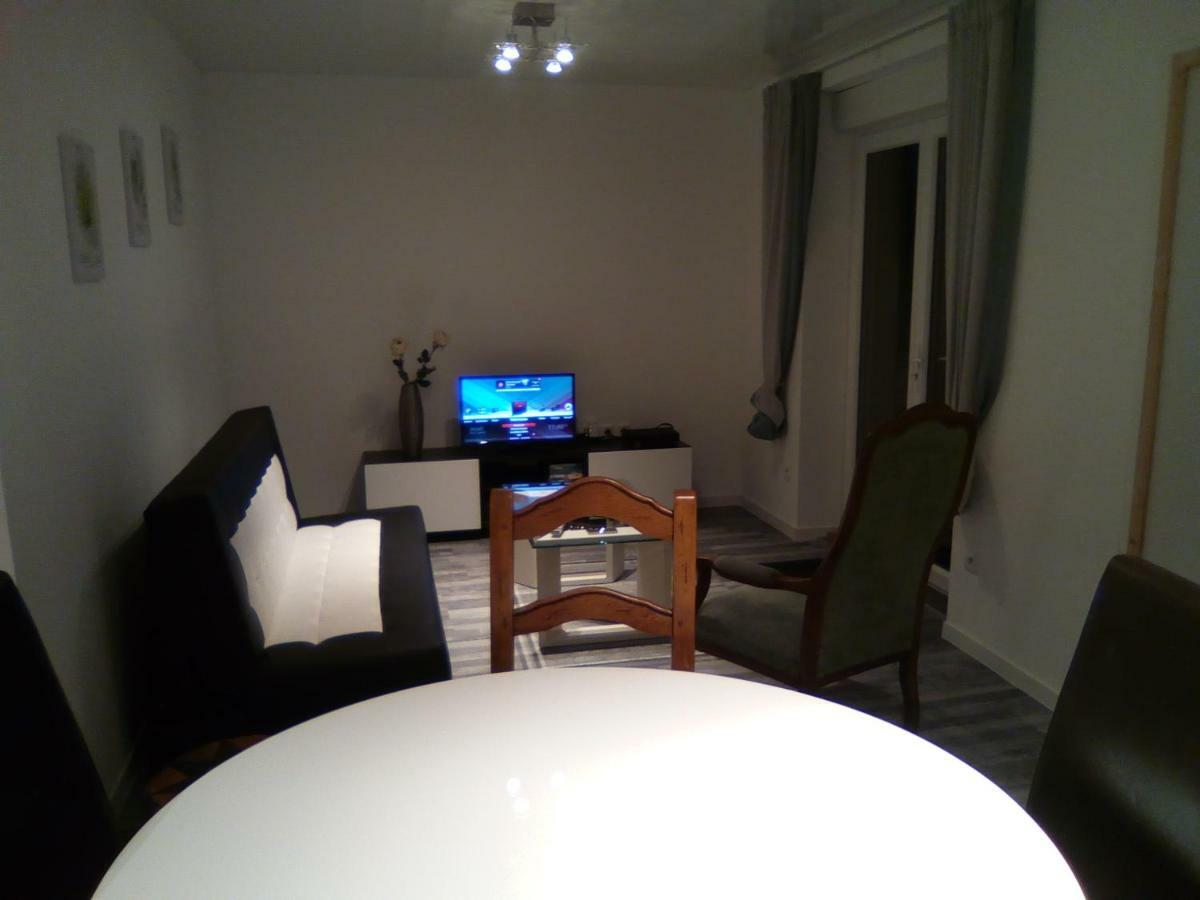 F2 Tout Confort Au Calme Apartamento Batilly  Exterior foto